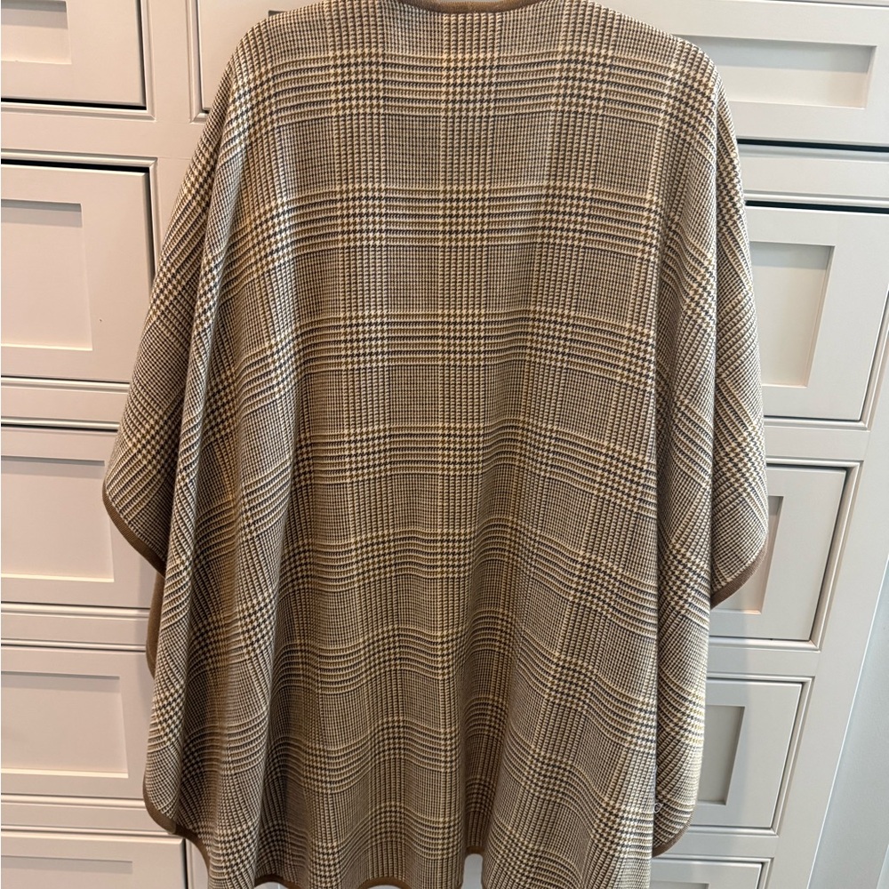 Valentino vintage beautiful  Brown Knit Cape, Fits anyone - Picture 7 of 10